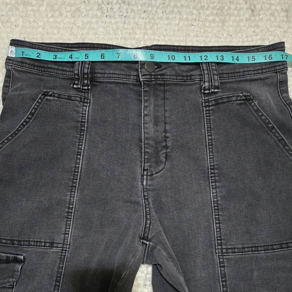 Time and Tru Women's Cargo Utility Jeans Washed Black Size 14 High Rise - Picture 9 of 12